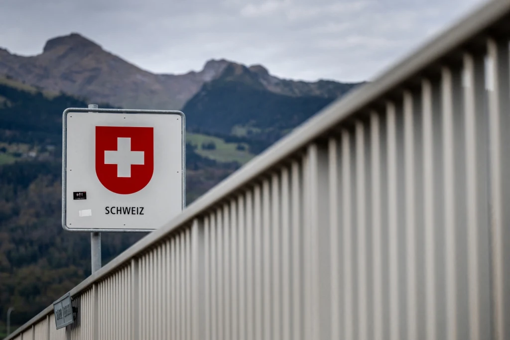 Szwajcarskie władze opracowują nowe przepisy dotyczące m.in. osób ubiegających się o azyl Szwajcarskie władze opracowują nowe przepisy dotyczące m.in. osób ubiegających się o azyl