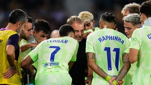 Hansi Flick z piłkarzami FC Barcelony