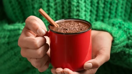 Gorący napój dobry na chłodne, jesienne dni. Zachwyca smakiem, a także zdrowotnymi właściwościami