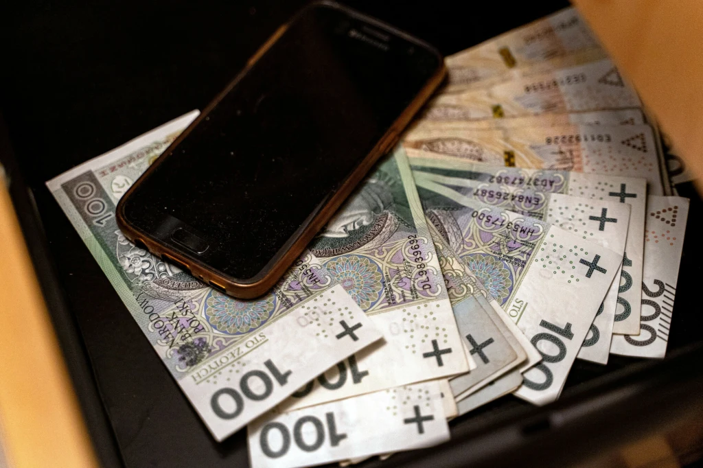 Dzwoni do ciebie oszust? Rozłącz się i zgłoś to na policję Dzwoni do ciebie oszust? Rozłącz się i zgłoś to na policję