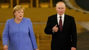 Rosjanie szli na Krym, do Kijowa zadzwoniła Merkel. "Nie bronić się"