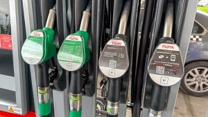 Polscy kierowcy zapłacą za decyzję Trumpa. Wyjazd na cmentarze będzie droższy