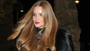 Piękna modelka wyszła i zachwyciła. Patrzyli tylko na jedno