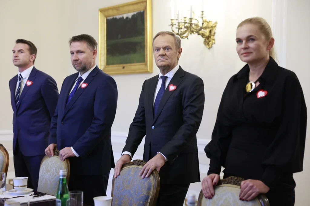 Adam Szłapka, Marcin Kierwiński, Donald Tusk oraz Barbara Nowacka (zdj. arch.) Adam Szłapka, Marcin Kierwiński, Donald Tusk oraz Barbara Nowacka (zdj. arch.)