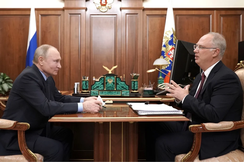 Rosyjski przywódca Władimir Putina oraz Kirił Dmitrijew Rosyjski przywódca Władimir Putina oraz Kirił Dmitrijew