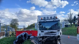 Bodzanów. Samochód zderzył się z ciężarówką (zdj. ilustracyjne)