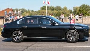 Rząd zamawia limuzyny za miliony. 285 KM, napęd 4x4 i skóra w standardzie