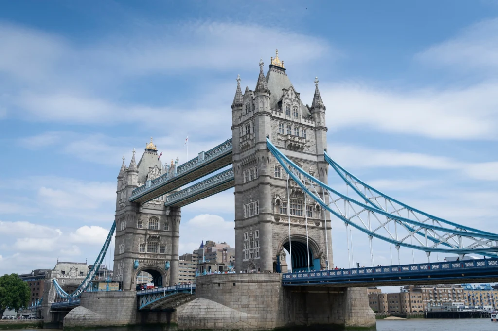 Chińczycy kontrolują brytyjskie aktywa o wartości ponad 190 mld funtów - donosi "Sunday Times"