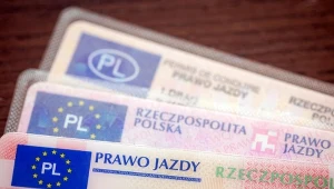 Prawa jazdy wydane przed 2013 r. mają defekt. 15 mln kierowców musi je wymienić