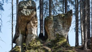 Wyjątkowe miejsce na Dolnym Śląsku. Monumentalne skały tworzą bajkowy świat