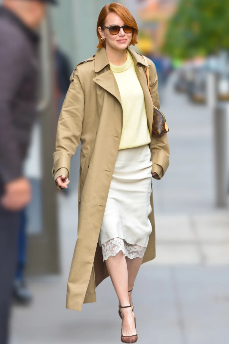 Emma Stone w klasycznym trenczu