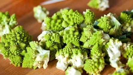 W kalafiorze romanesco znajdują się cenne przeciwutleniacze, witaminy i minerały 
