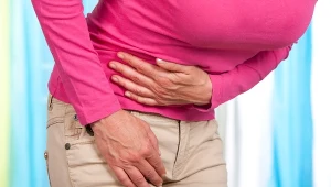 Wzdęcia, nawracające bóle podbrzusza czy krwawienia z dróg rodnych to objawy, które mogą świadczyć o rozwijającym się nowotworze