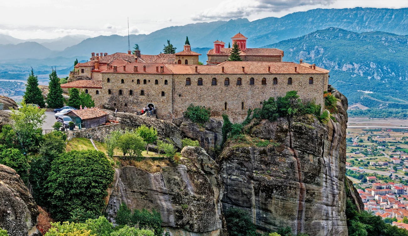Meteory w Grecji - niesamowity cud natury i inżynierii Meteory w Grecji - niesamowity cud natury i inżynierii