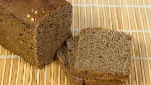 W mojej rodzinie ten chleb piecze się tylko na Wszystkich Świętych. Smakuje obłędnie