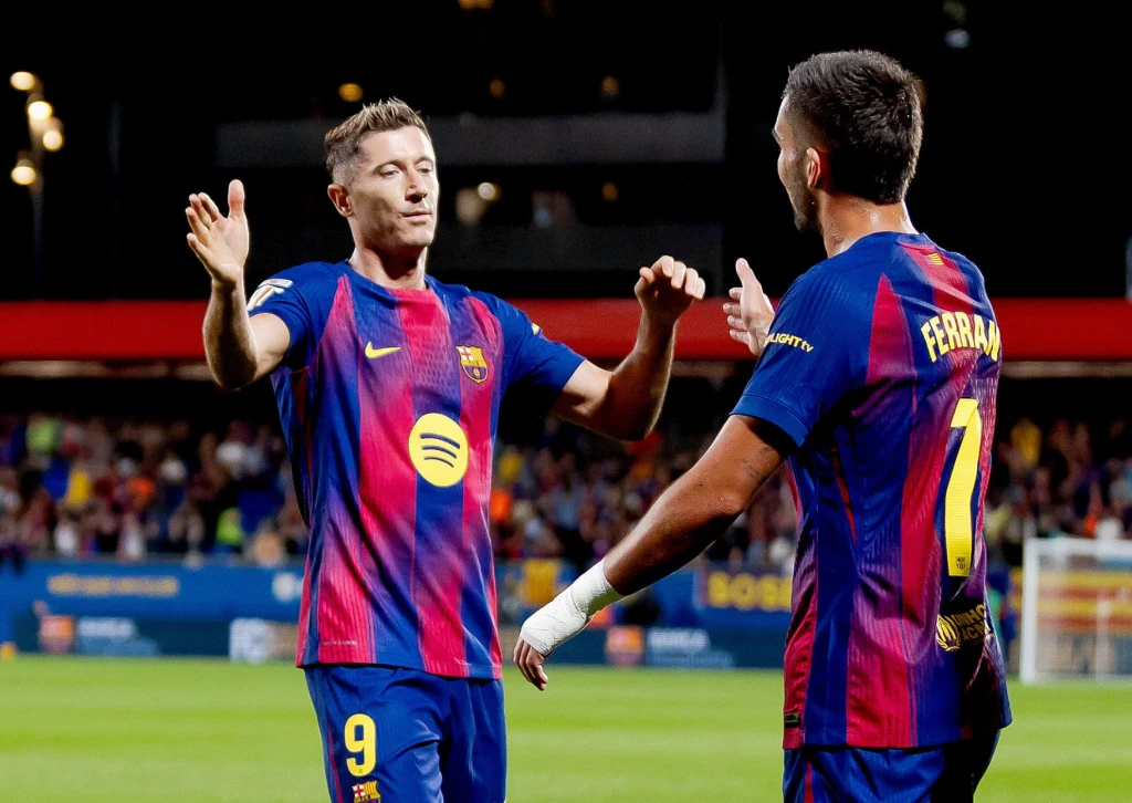 Robert Lewandowski i Ferran Torres Robert Lewandowski i Ferran Torres