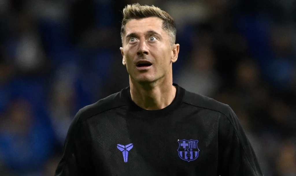 Robert Lewandowski czwarty rok z rzędu nie znalazł się w gronie nominowanych przez FIFPro Robert Lewandowski czwarty rok z rzędu nie znalazł się w gronie nominowanych przez FIFPro