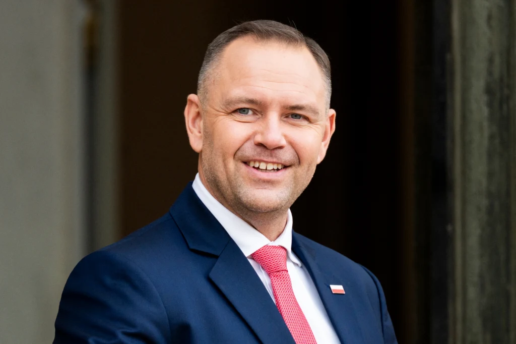 Prezydent Karol Nawrocki chce podwyżki najniższej emerytury co roku o 150 zł
