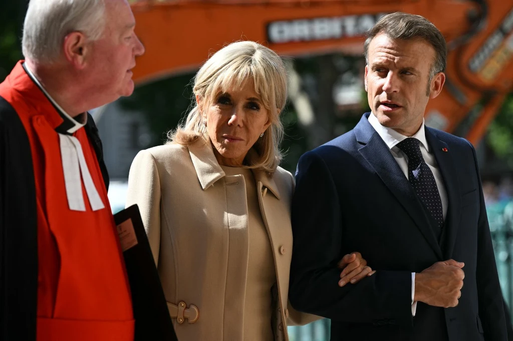 Ruszył proces oskarżonych o nękanie Brigitte Macron. Na zdj. francuska pierwsza dama z mężem Emmanuelem Macronem Ruszył proces oskarżonych o nękanie Brigitte Macron. Na zdj. francuska pierwsza dama z mężem Emmanuelem Macronem