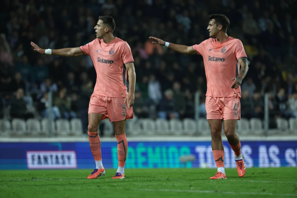 Jan Bednarek i Jakub Kiwior Jan Bednarek i Jakub Kiwior