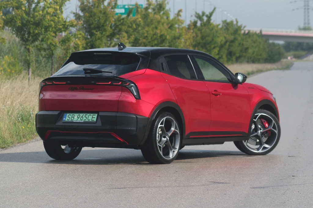 Alfa Romeo Junior Veloce świetnie wygląda na ulicy