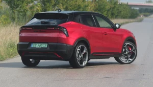 Alfa Romeo Junior Veloce, czyli 280 KM w miejskim autku. Jak to działa?