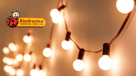Zrób klimat za mniej niż 10 zł! Biedronka ma hitowe lampki LED