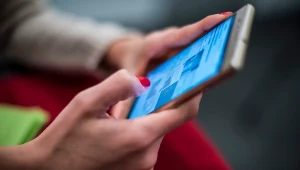 Historia przyspieszyła swój bieg. To, co kiedyś zajmowało stulecia i dziesięciolecia, dzisiaj rozgrywa się w cyklu tygodniowym