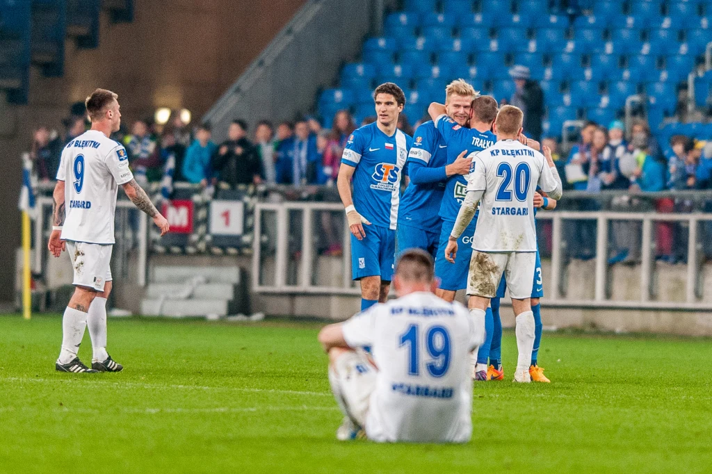 Lech miał ogromne problemy, by w 1/2 finału Pucharu Polski w sezonie 2014/15 pokonać drugoligowych Błękitnych Stargard Szczeciński Lech miał ogromne problemy, by w 1/2 finału Pucharu Polski w sezonie 2014/15 pokonać drugoligowych Błękitnych Stargard Szczeciński