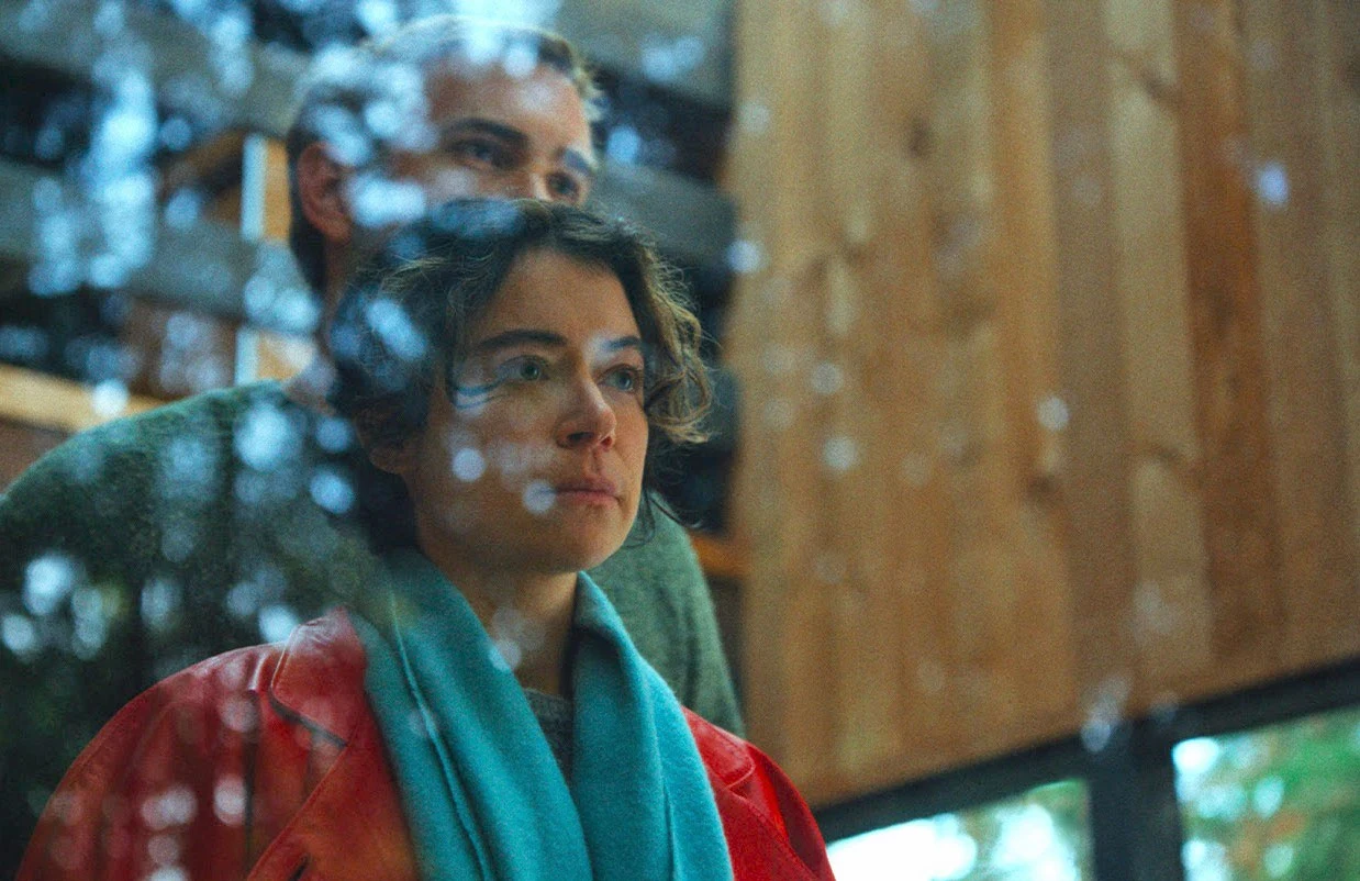 Tatiana Maslany w scenie z filmu "Bezpieczne miejsce" Tatiana Maslany w scenie z filmu "Bezpieczne miejsce"