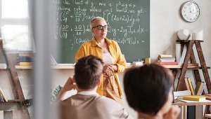 Spore zmiany dla nauczycieli. Lepiej wstrzymać się z pójściem na emeryturę