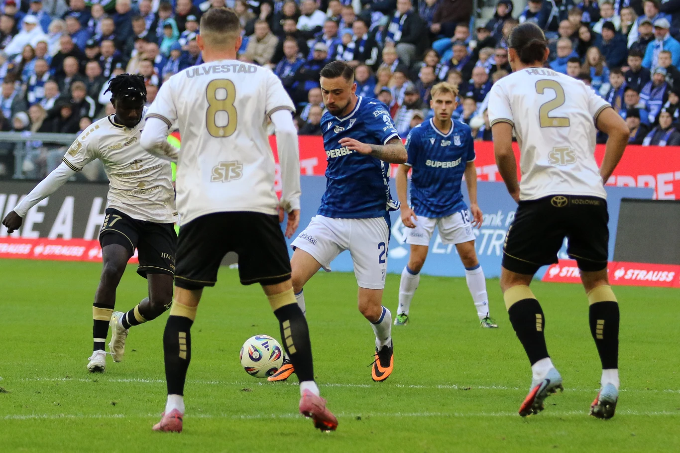 Lech Poznań - Pogoń Szczecin. Skończyło się na remisie 2:2
