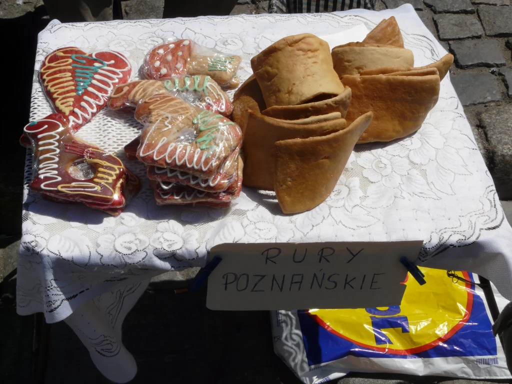 Rury to tradycyjny przysmak, który znajdziemy 1 listopada na poznańskich cmentarzach