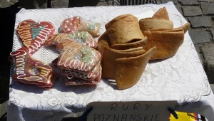 Trupi miodek, pańska skórka czy rury. To się je na cmentarzach 1 listopada