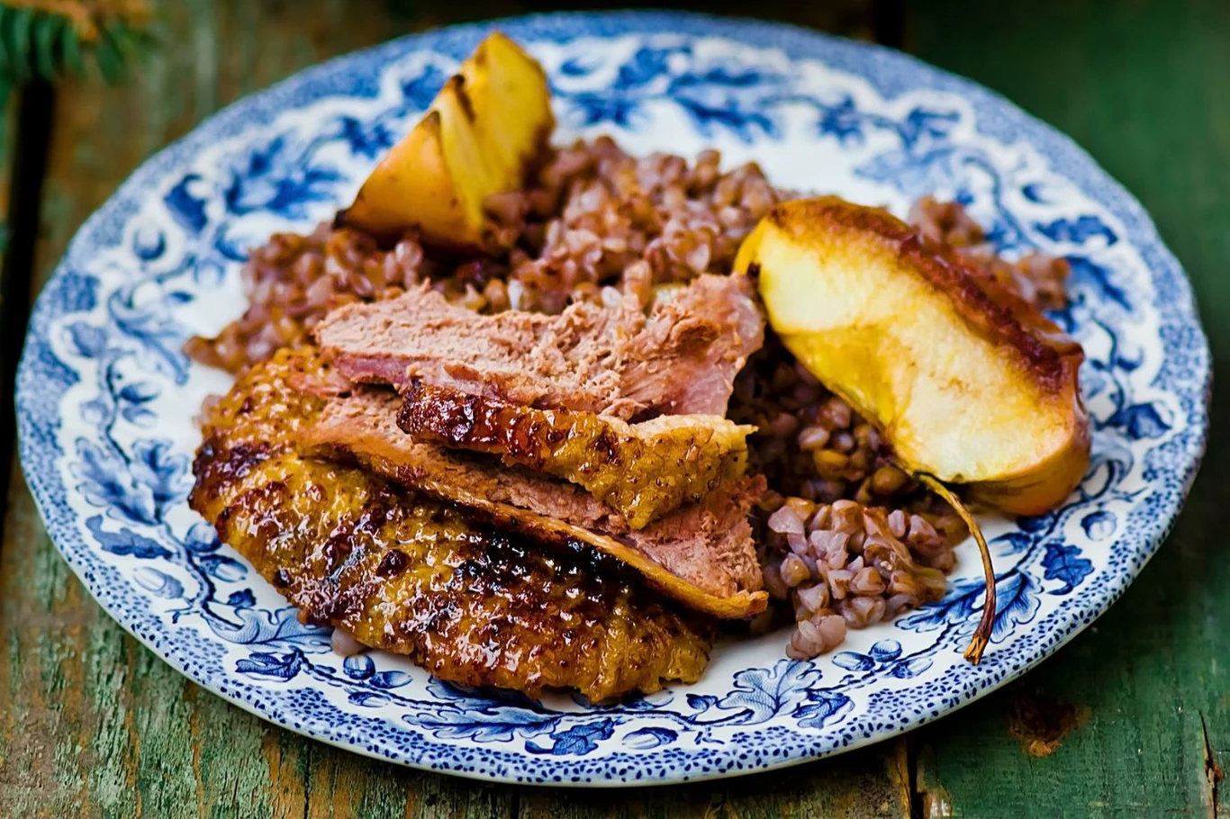 Gęś z jabłkami to obiad, który rozgrzeje i nasyci Gęś z jabłkami to obiad, który rozgrzeje i nasyci