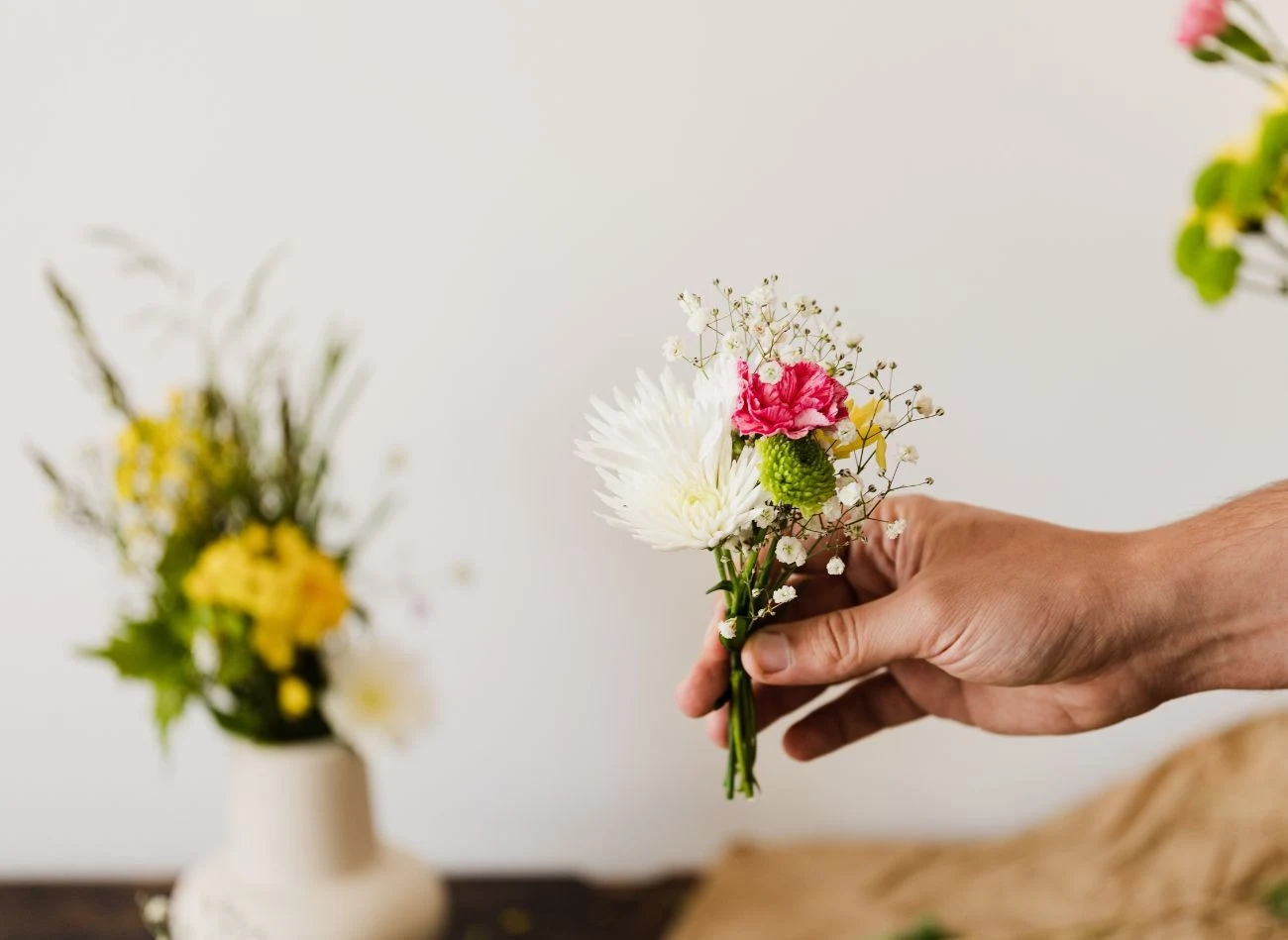 Gipsówka często jest wykorzystywana jako kwiat cięty w kompozycjach florystycznych