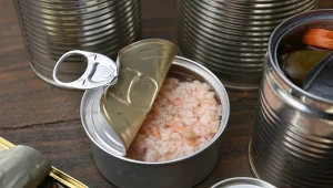 Problematyczny odpad w domu. Gdzie wyrzucić puszkę po rybie?