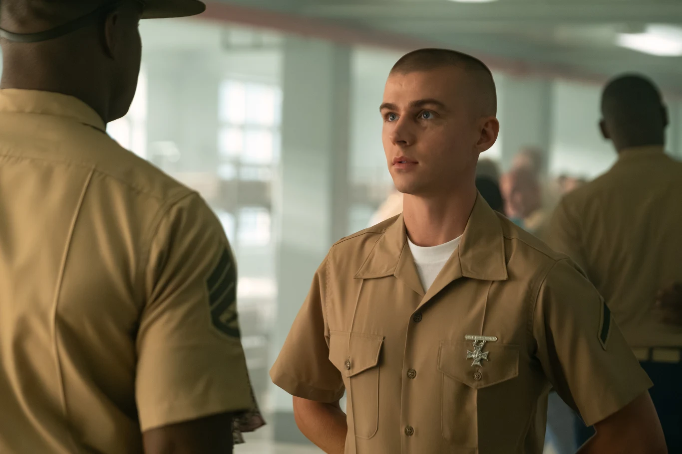 Miles Heizer w serrialu "Rekruci" Miles Heizer w serrialu "Rekruci"