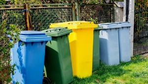 Gdzie wyrzucić stare ubrania i inne tekstylia?