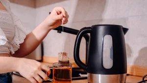 Ile energii zużywa czajnik elektryczny, by zagotować 1 litr wody?