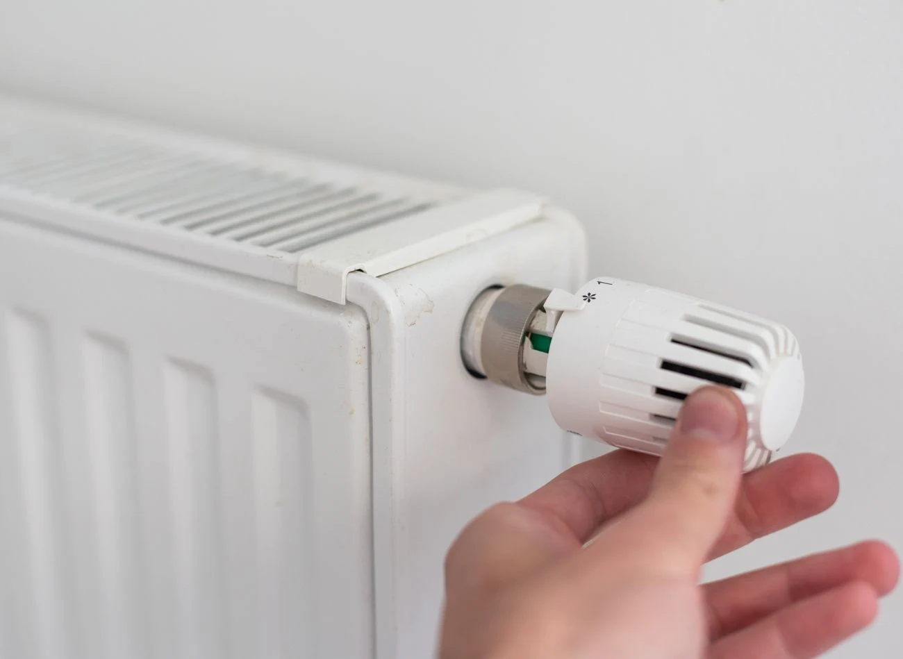 Nie wolno dopuszczać, aby temperatura w pomieszczeniach spadła poniżej 16°C.