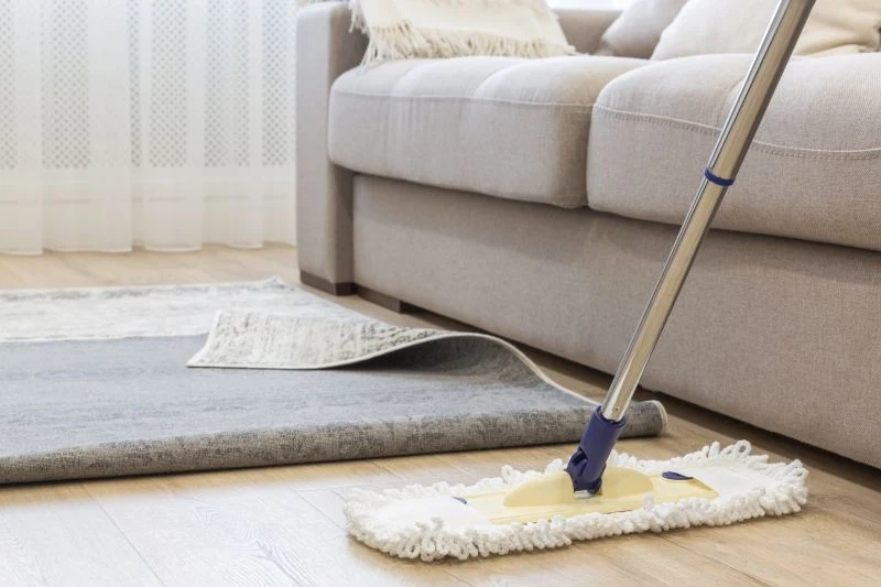 Kierunek mycia paneli ma znaczenie