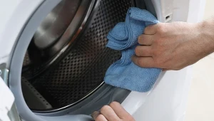 Sprytny sposób na wyczyszczenie pralki, wystarczy jedna szklaneczka magicznej mikstury.