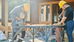 Nowoczesna odzież robocza jest wyposażona w zaawansowane technologie zwiększające bezpieczeństwo pracowników