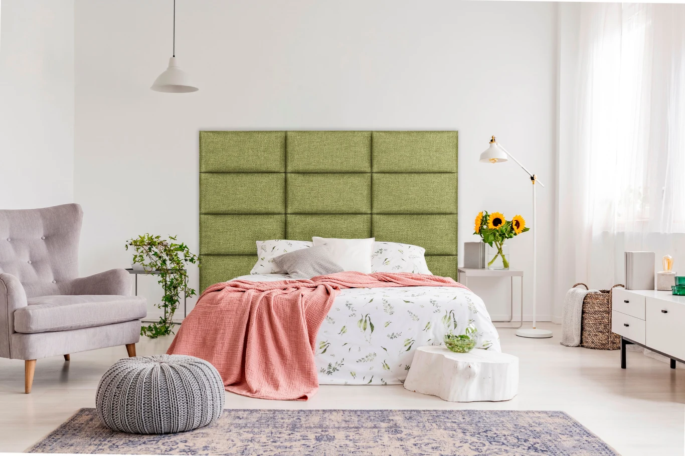 Panele tapicerowane sprawdzają się jako zagłówek, zapewniając wygodne oparcie przy wieczornym czytaniu