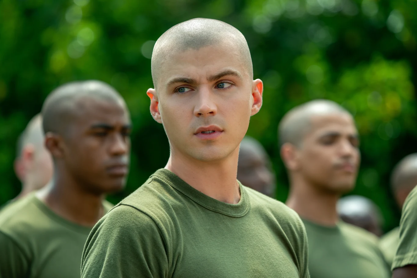 Miles Heizer w serialu "Rekruci" Miles Heizer w serialu "Rekruci"