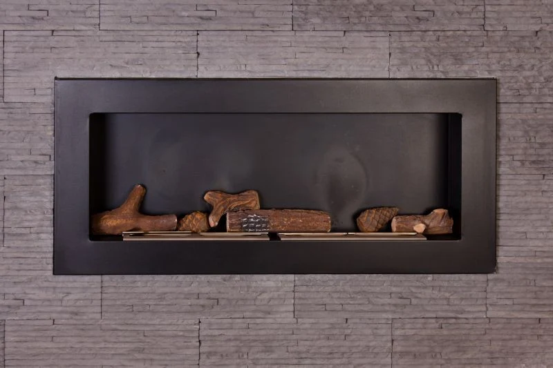 Możemy zdecydować się na wolnostojący lub zabudowany biokominek