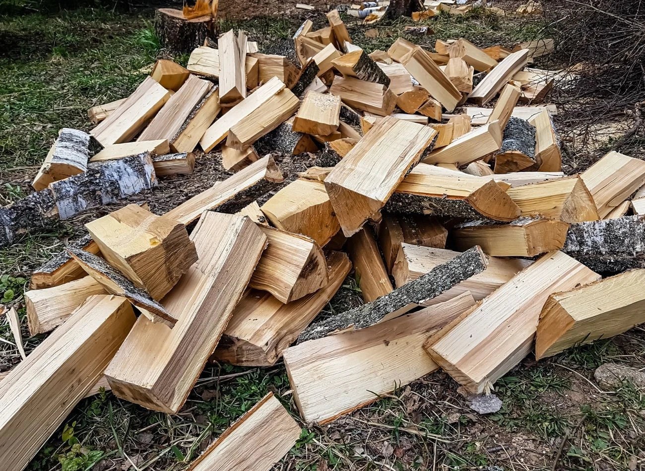 Jak rozpoznać, że drewno, które kupiliśmy jest zbyt mokre?