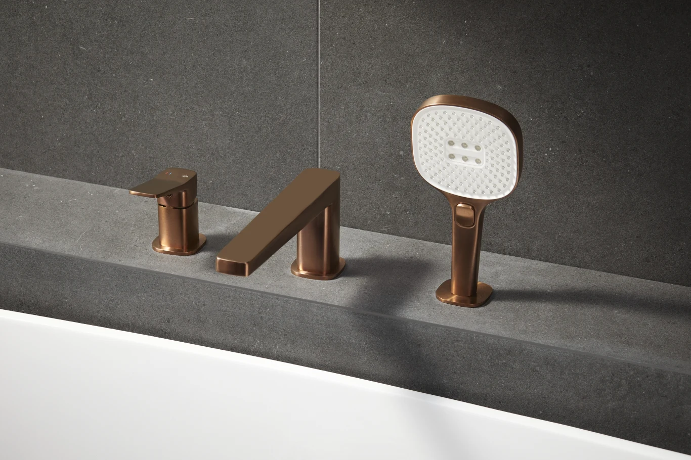 Najnowsze trendy: gun metal, szczotkowane złoto oraz miedź