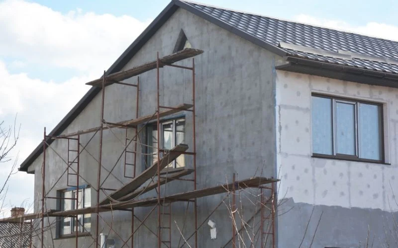 Docieplenie domów jednorodzinnych o wysokości do 12 metrów można przeprowadzić bez zgłoszenia